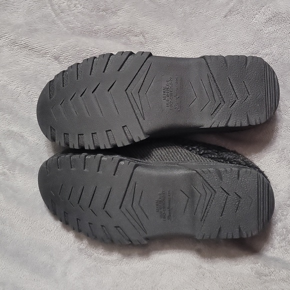 Slippers. - Picture 2 of 5